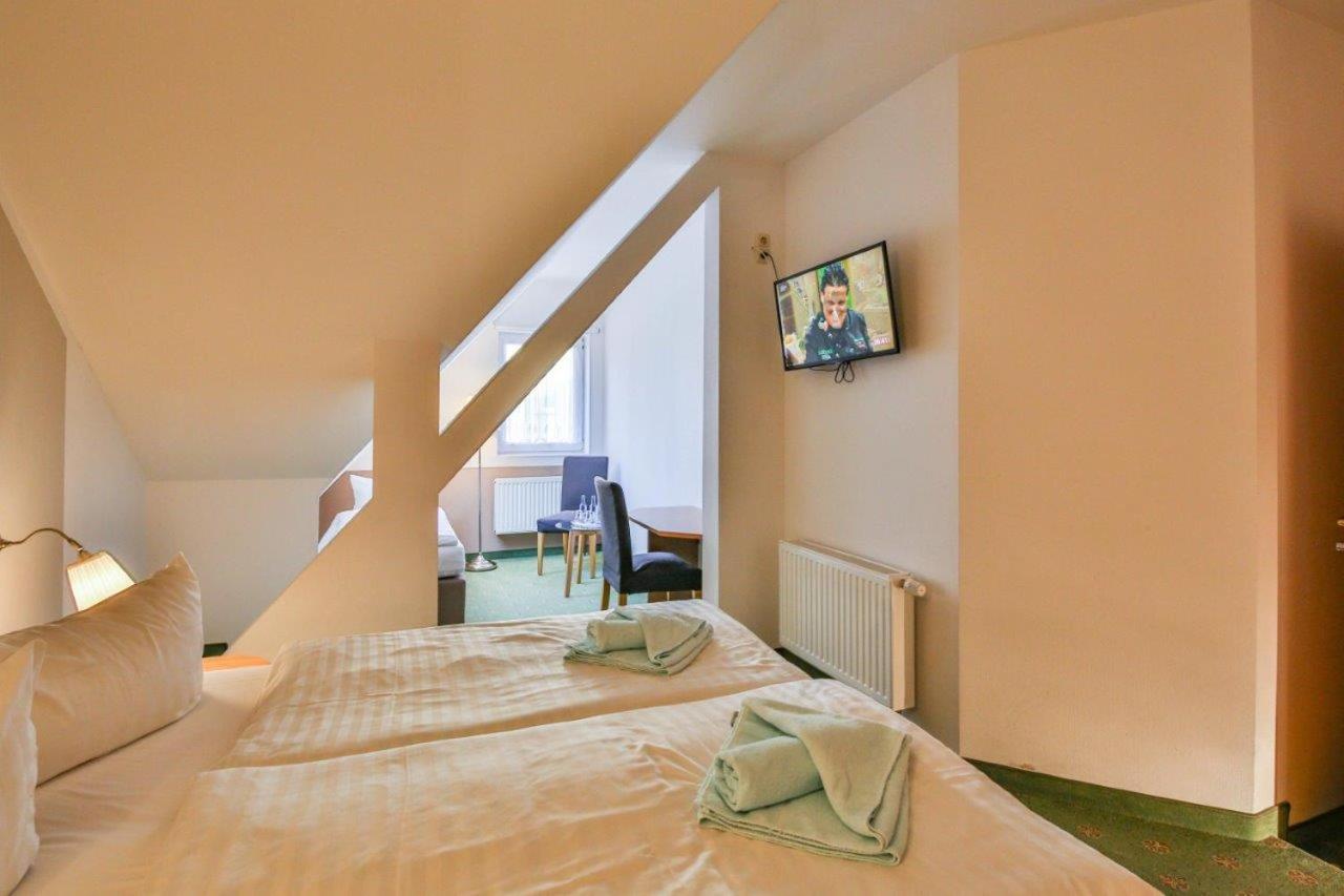 Hotel Und Restaurant "Zur Zwiebel" Peenemunde Ngoại thất bức ảnh