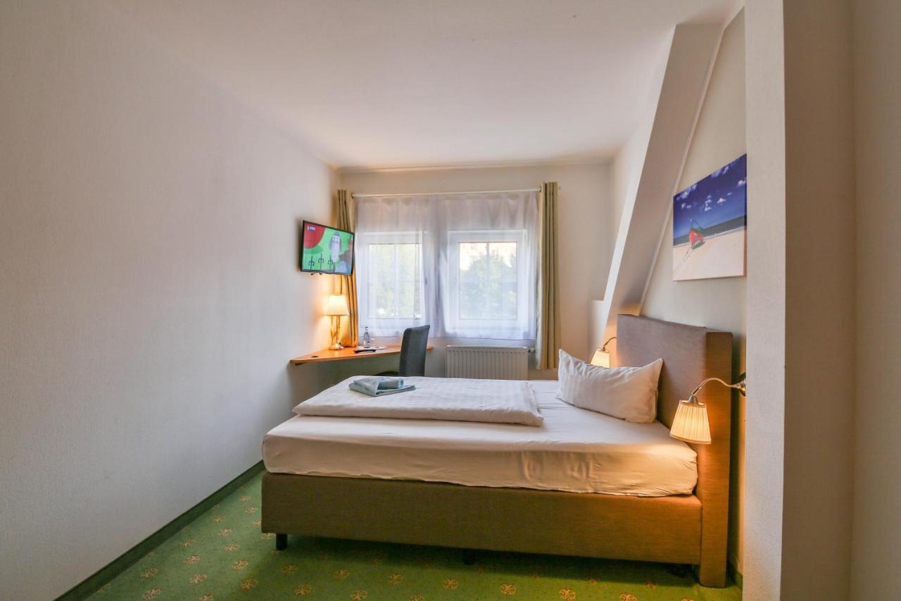 Hotel Und Restaurant "Zur Zwiebel" Peenemunde Ngoại thất bức ảnh