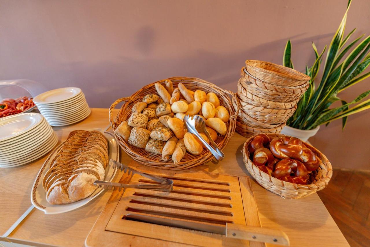 Hotel Und Restaurant "Zur Zwiebel" Peenemunde Ngoại thất bức ảnh