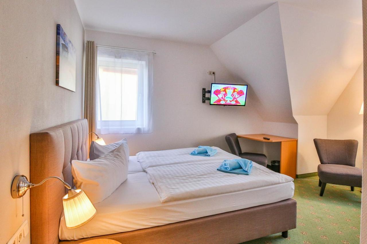 Hotel Und Restaurant "Zur Zwiebel" Peenemunde Ngoại thất bức ảnh
