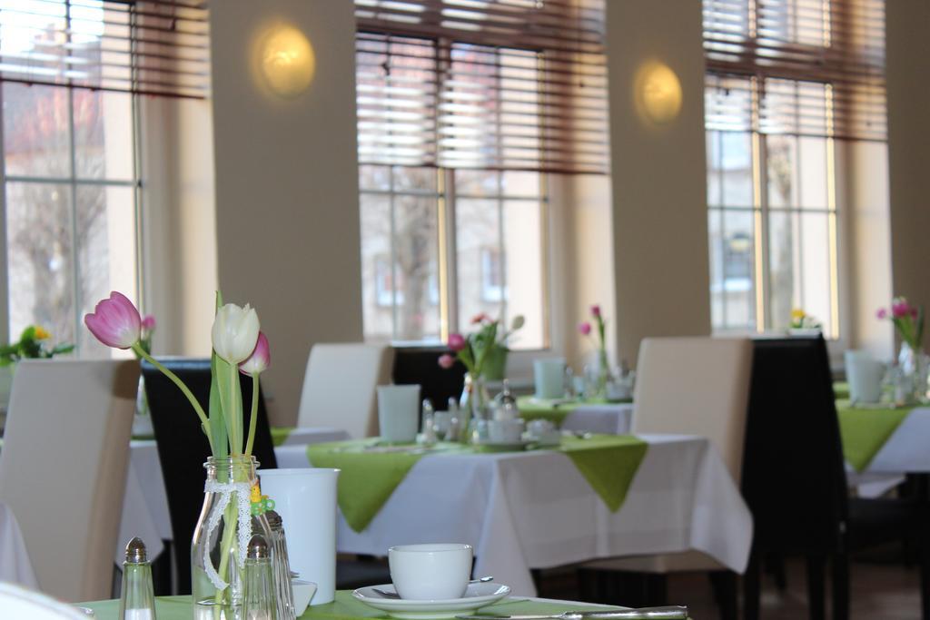 Hotel Und Restaurant "Zur Zwiebel" Peenemunde Ngoại thất bức ảnh