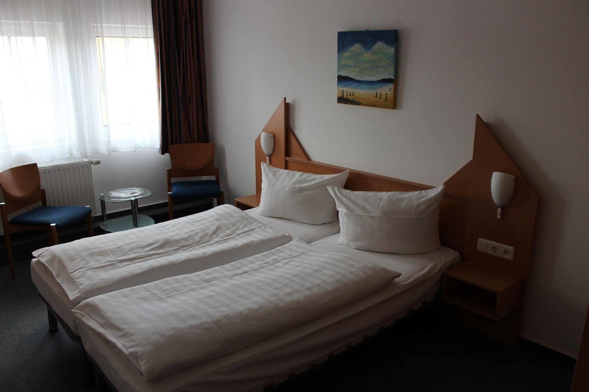 Hotel Und Restaurant "Zur Zwiebel" Peenemunde Ngoại thất bức ảnh